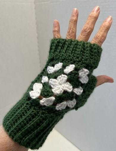 Granny Square Finger Gloves