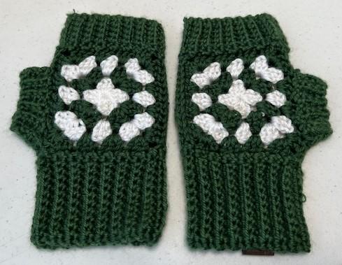 Granny Square Finger Gloves
