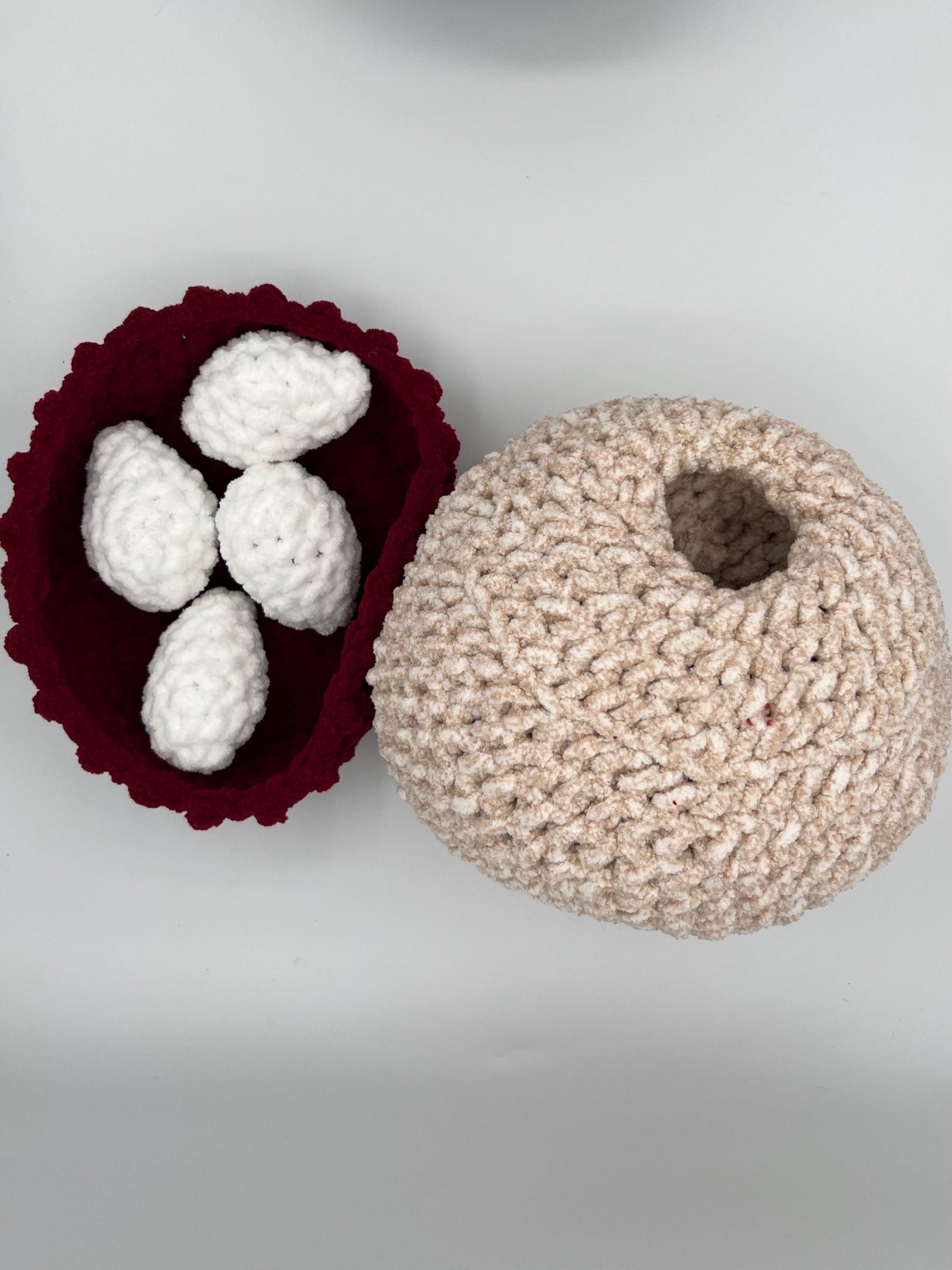 Mabel Chicken Plushie, Large with a nest and 3 eggs, Handmade